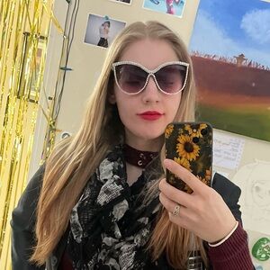 Meet your Posher, Renee